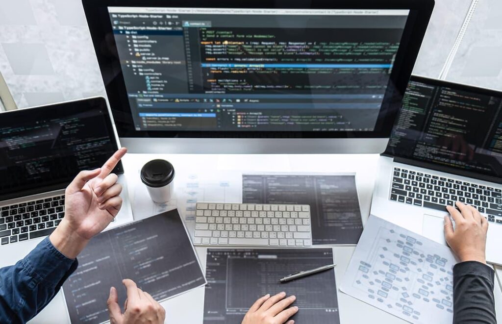 There are a few different ways that IT outsourcing can help your business grow.